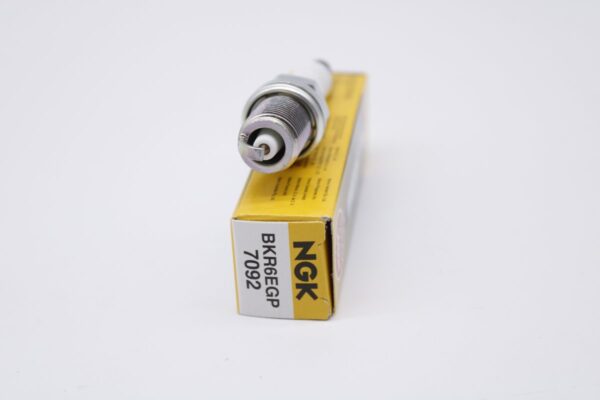 NGK 7092 G-Power Platinum Spark Plug - Image 2