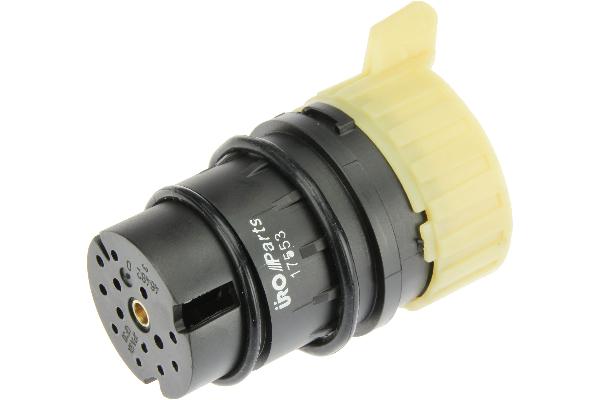 URO Parts 2035400253 A/T Wire Harness Connector - Image 3